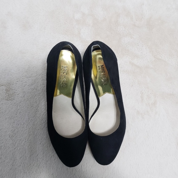 Micheal Kors Valerie Suede Block Heel Pumps - Picture 5 of 7